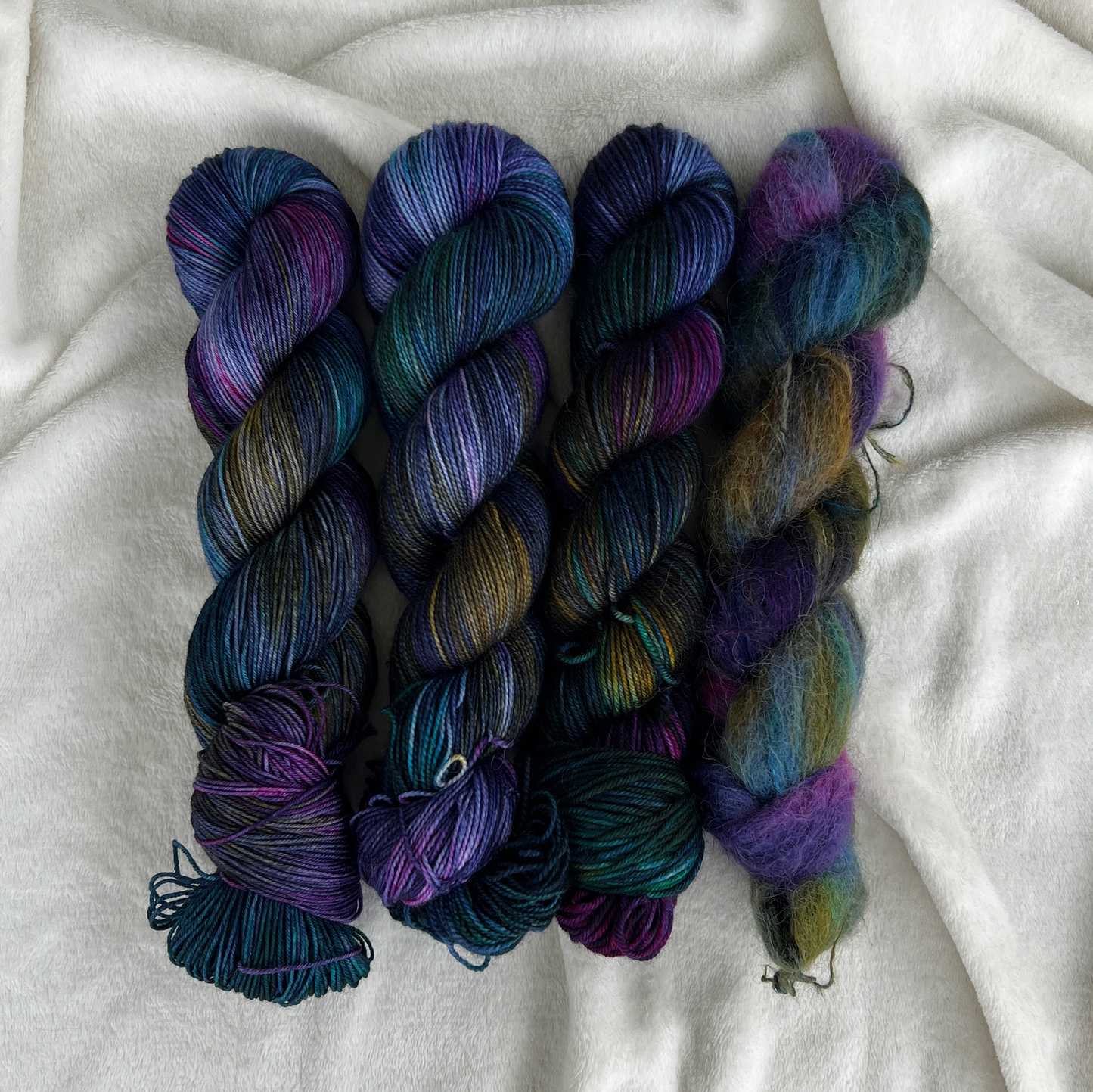 Sweater Quantity: 3 O'Clock Things